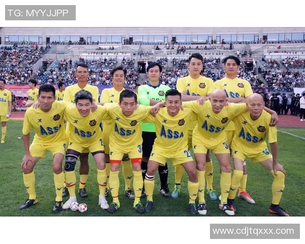 香港足球明星风采全景展示与精彩瞬间回顾图集